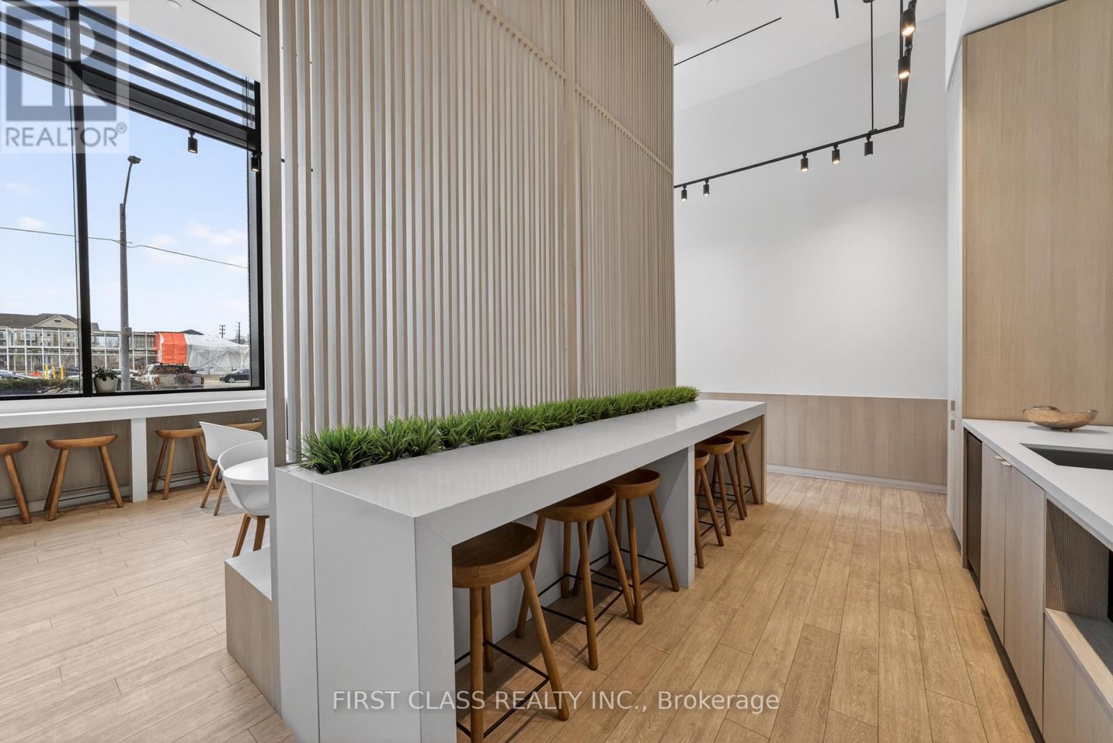 909 - 28 Ann Street, Mississauga, Ontario  L5G 0E1 - Photo 28 - W12960480