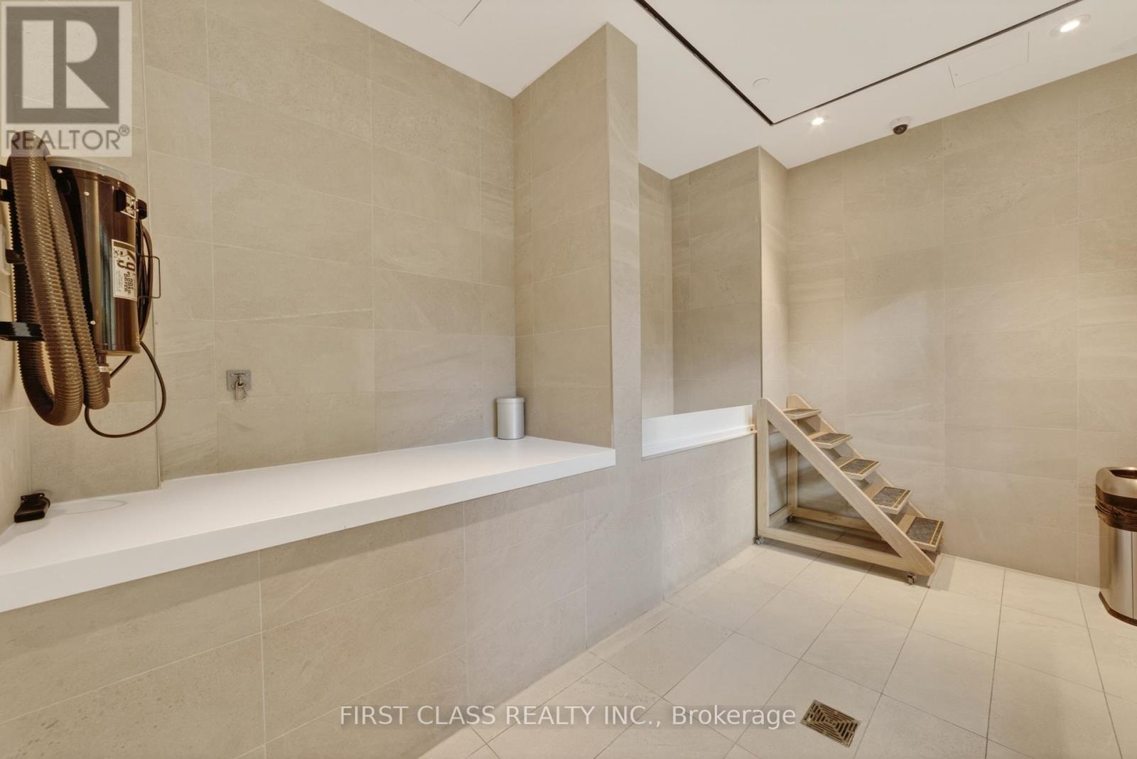 909 - 28 Ann Street, Mississauga, Ontario  L5G 0E1 - Photo 31 - W12960480