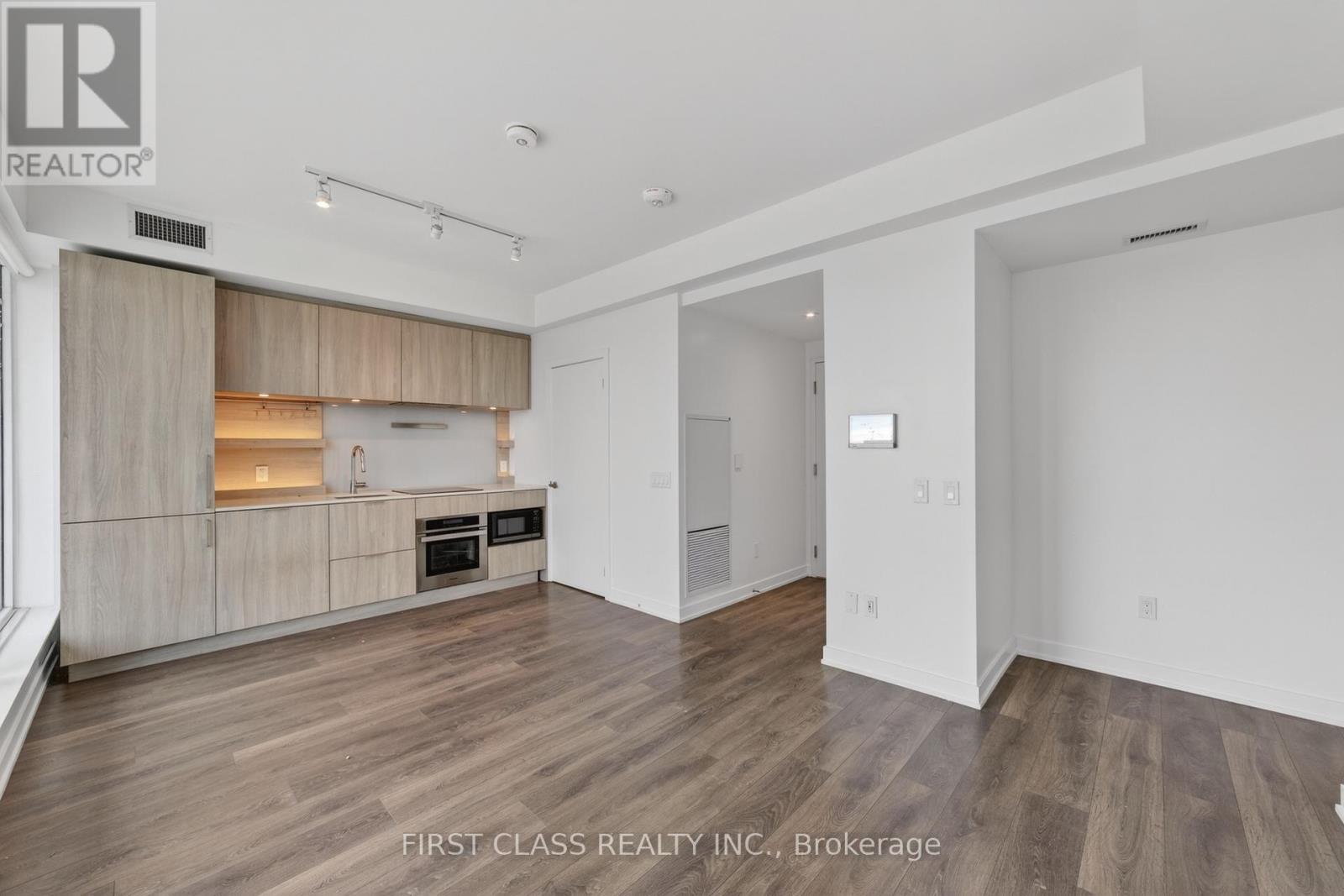 909 - 28 Ann Street, Mississauga, Ontario  L5G 0E1 - Photo 6 - W12960480