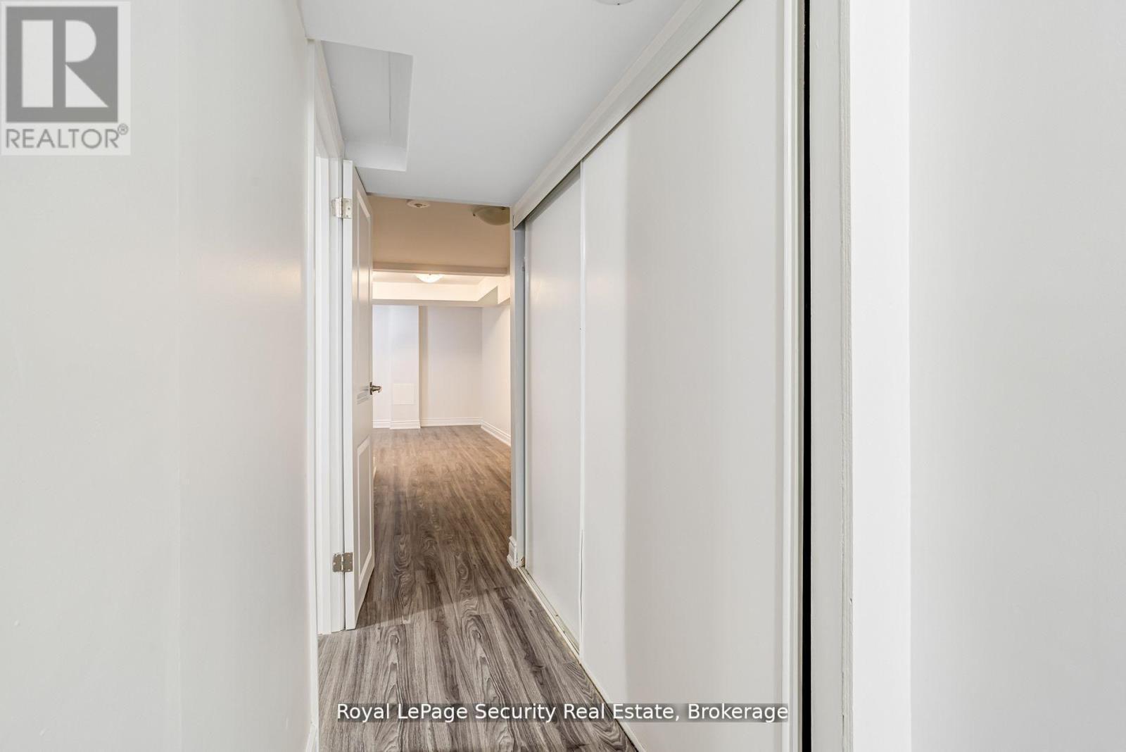 Lower - 706 Gladstone Avenue, Toronto, Ontario  M6H 3J4 - Photo 11 - W12960498