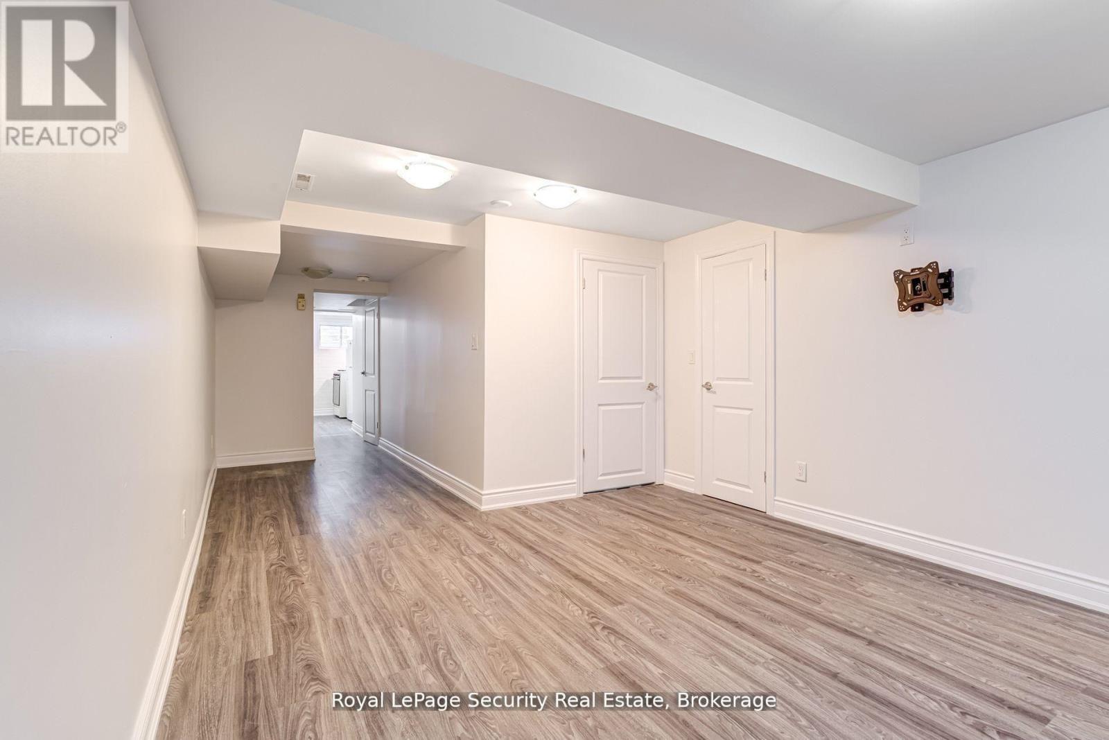 Lower - 706 Gladstone Avenue, Toronto, Ontario  M6H 3J4 - Photo 15 - W12960498