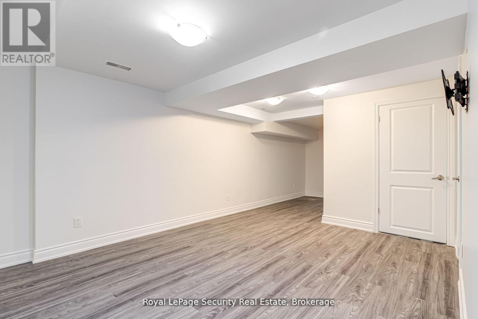 Lower - 706 Gladstone Avenue, Toronto, Ontario  M6H 3J4 - Photo 17 - W12960498