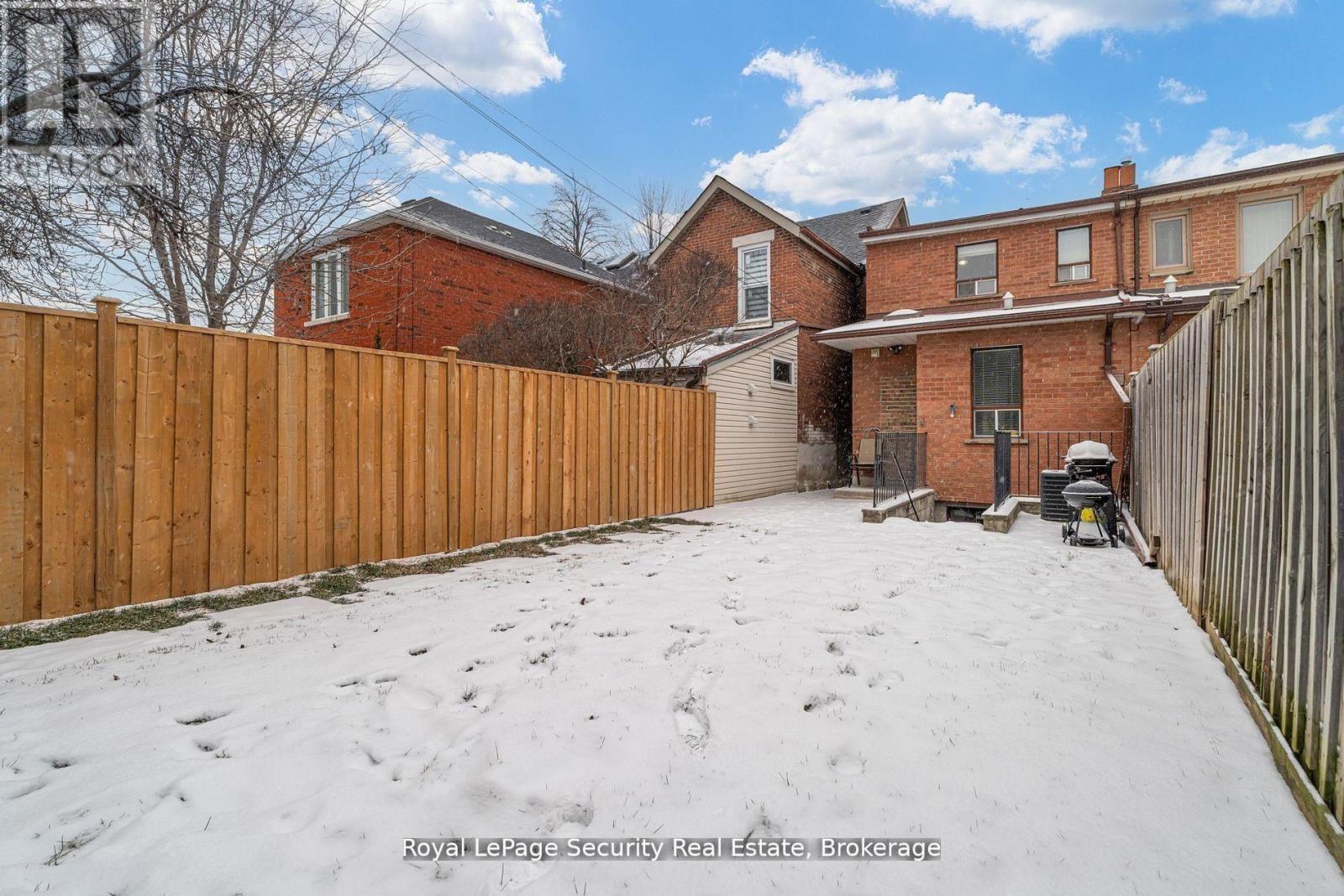 Lower - 706 Gladstone Avenue, Toronto, Ontario  M6H 3J4 - Photo 30 - W12960498