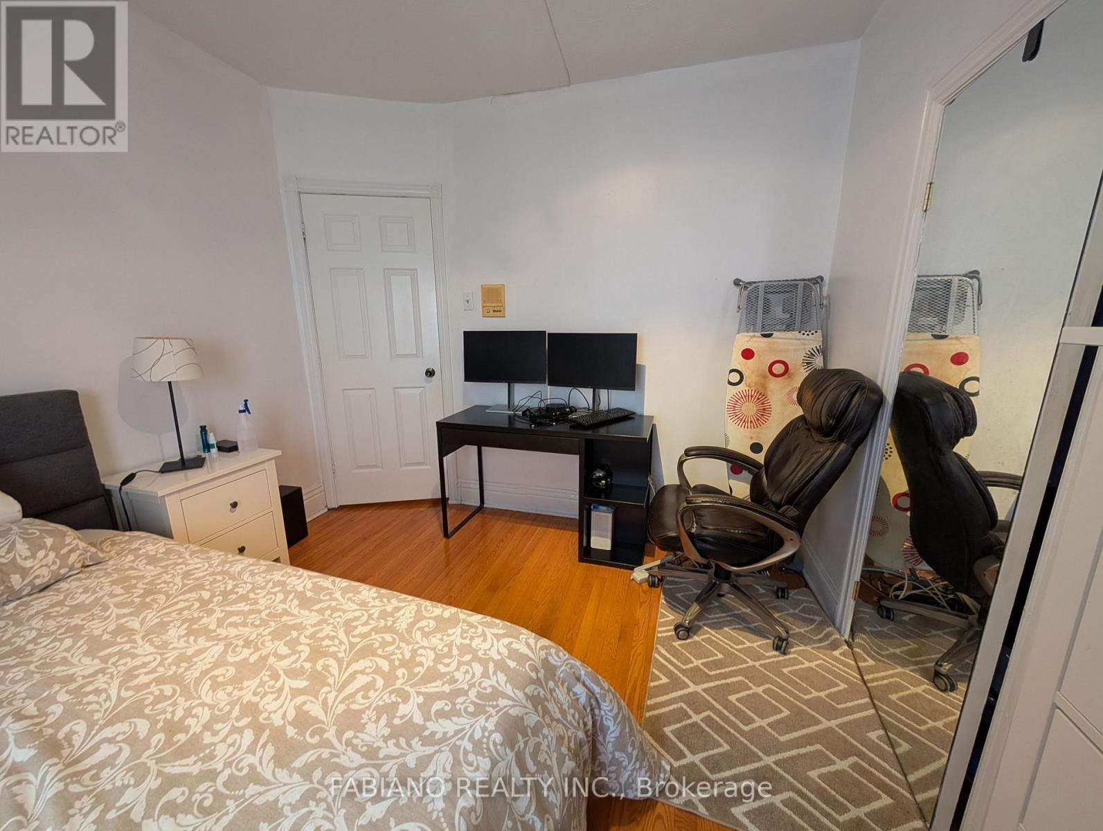 Upper - 1038 Dovercourt Road, Toronto, Ontario  M6H 2X8 - Photo 13 - W12960500