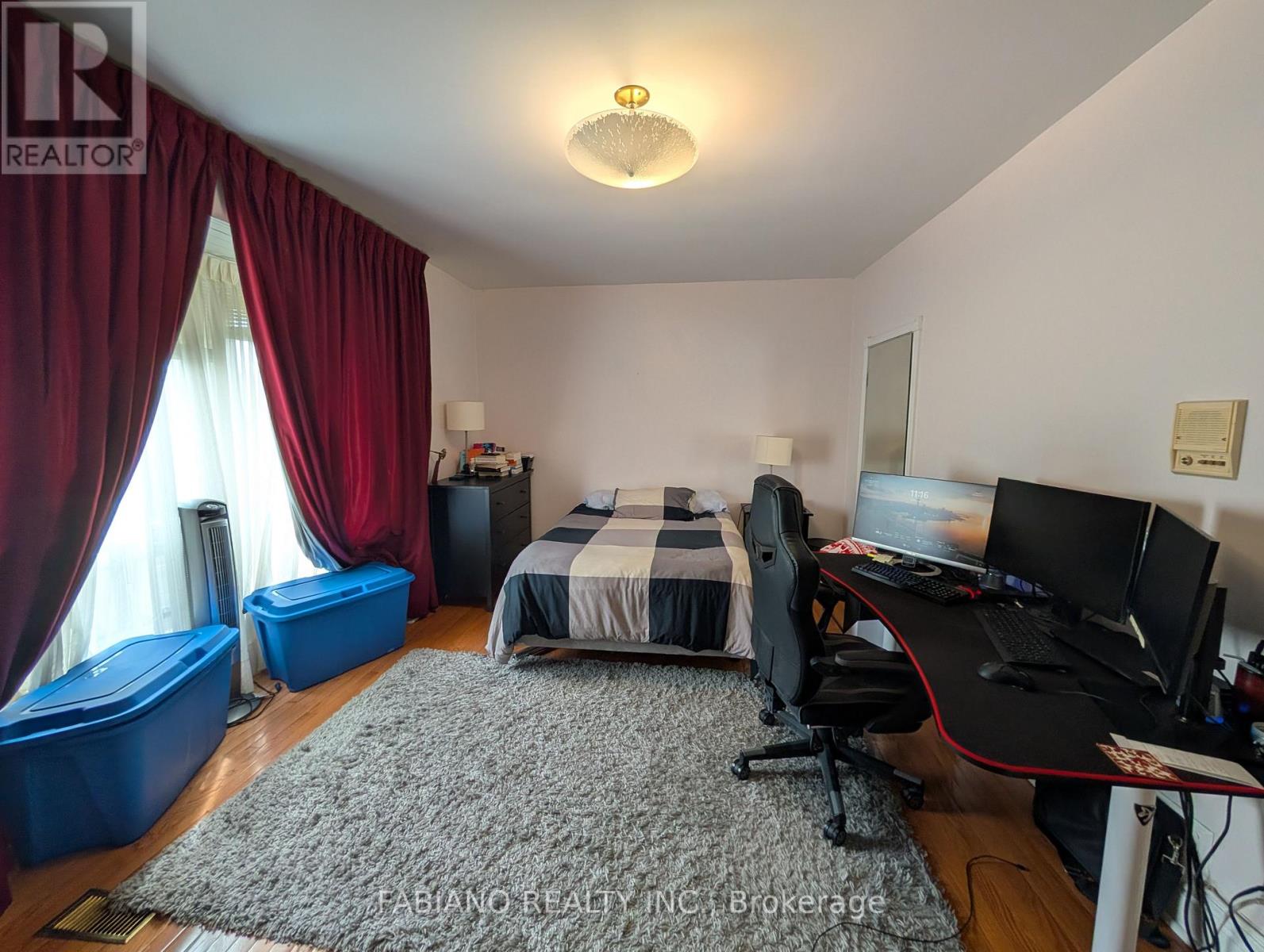 Upper - 1038 Dovercourt Road, Toronto, Ontario  M6H 2X8 - Photo 15 - W12960500