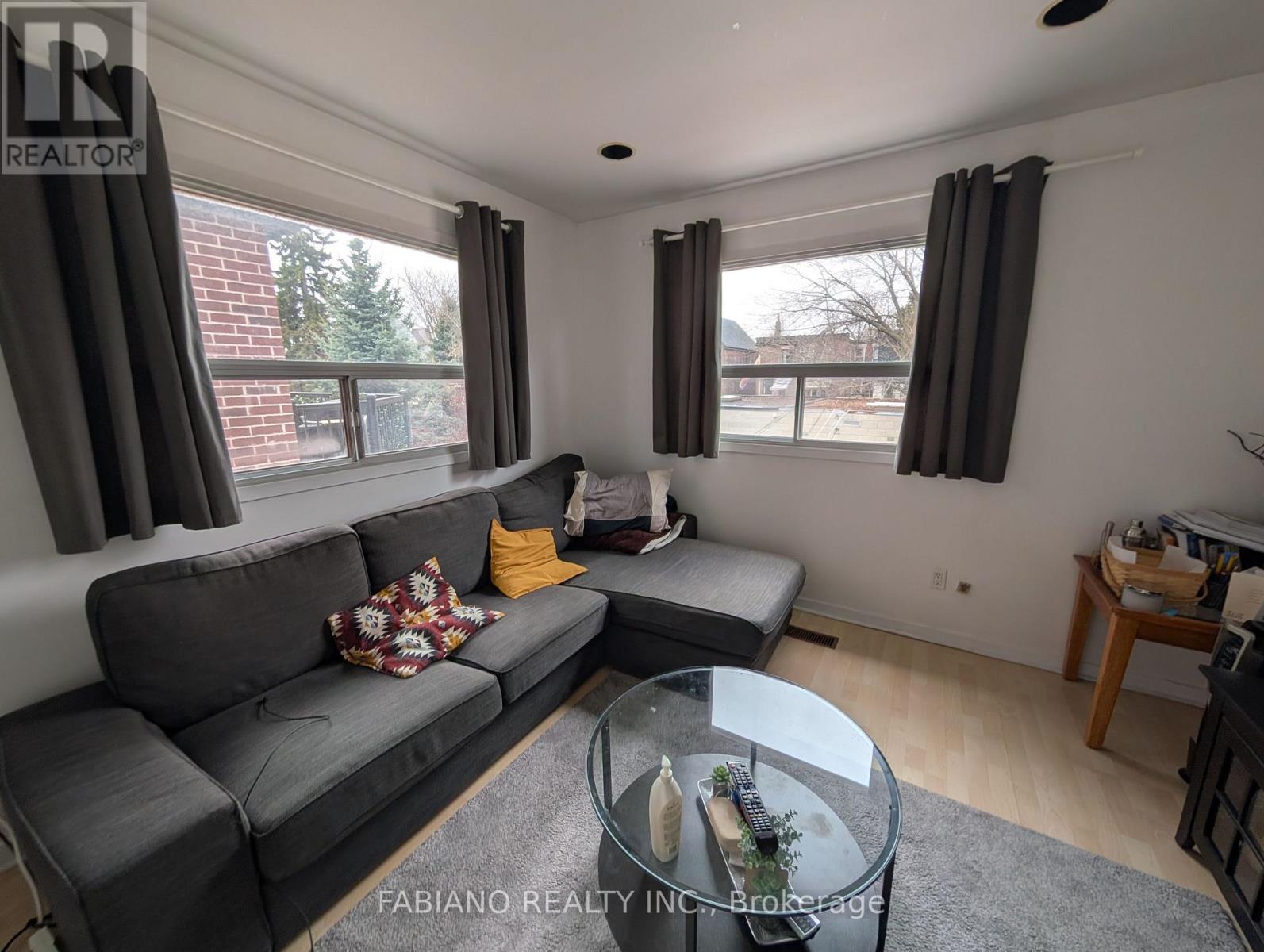 Upper - 1038 Dovercourt Road, Toronto, Ontario  M6H 2X8 - Photo 6 - W12960500
