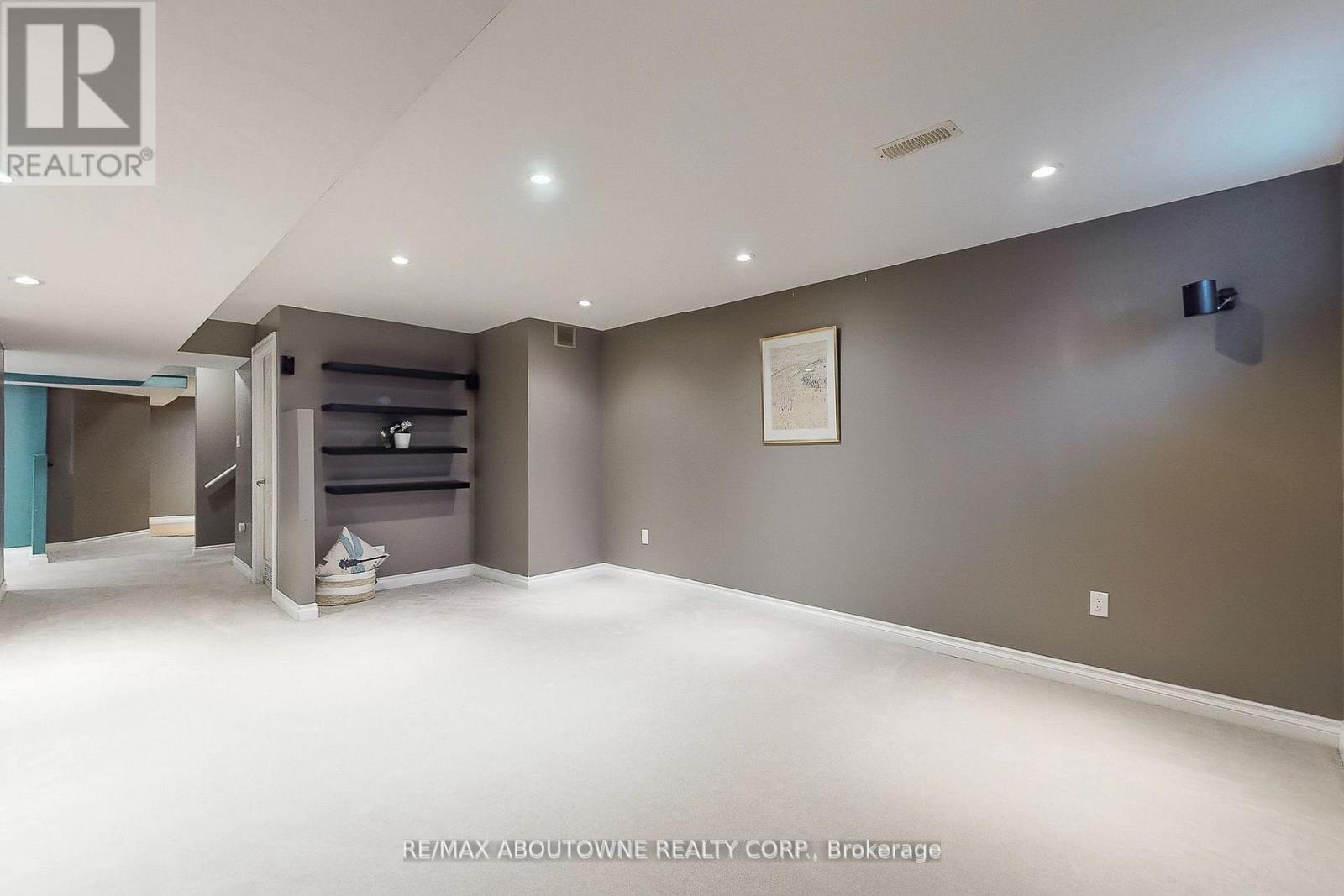 2457 Hilda Drive, Oakville, Ontario  L6H 7N5 - Photo 36 - W12960506