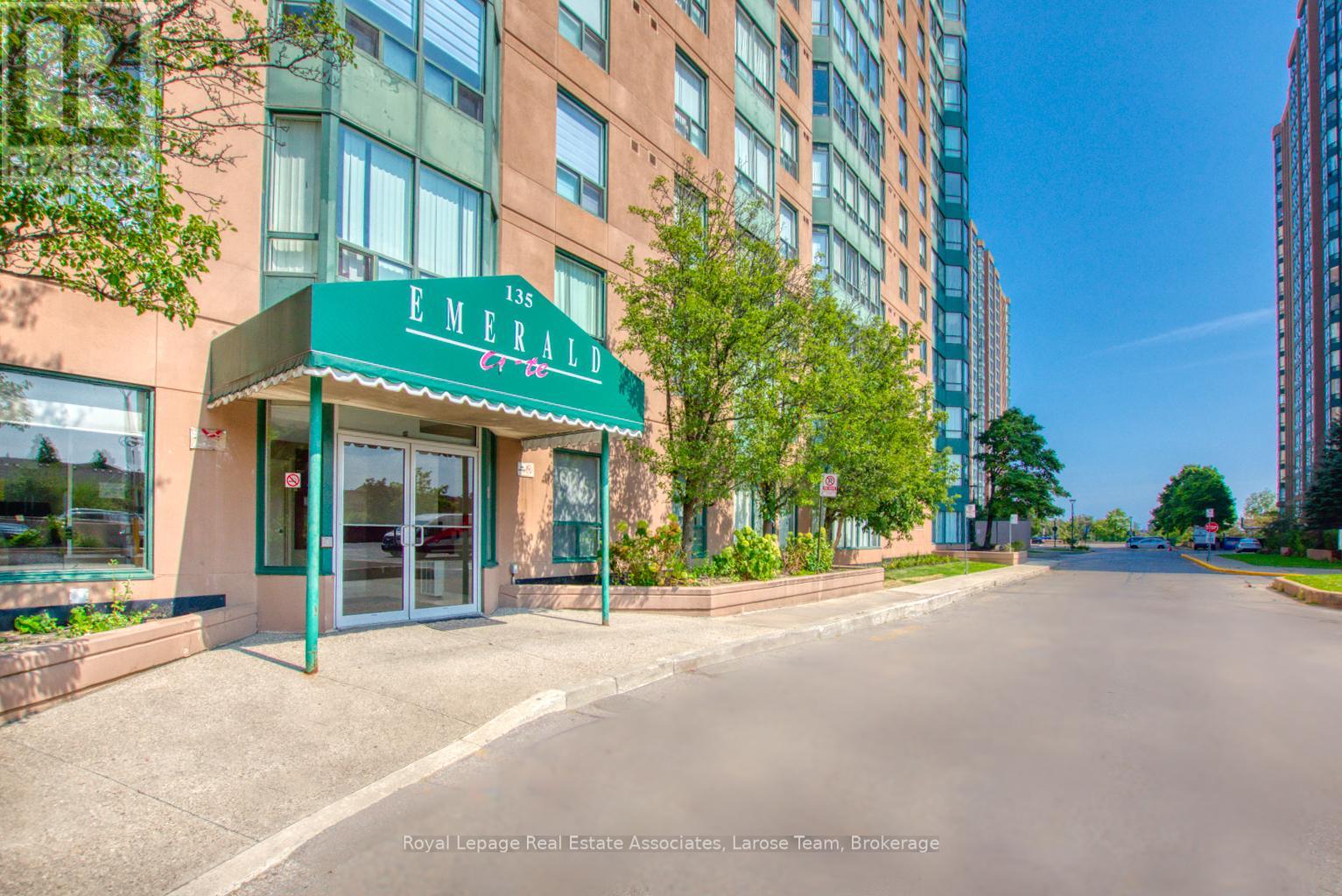 2212 - 135 HILLCREST AVENUE, Mississauga, Ontario
