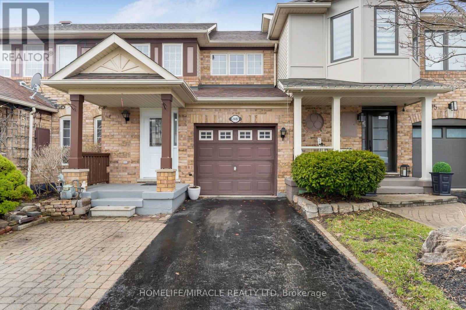 2487 Appalachain Drive, Oakville, Ontario  L6M 4S4 - Photo 4 - W12960532