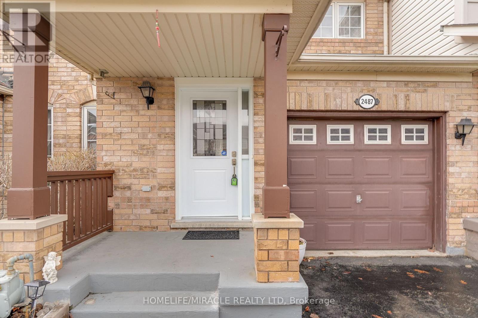 2487 Appalachain Drive, Oakville, Ontario  L6M 4S4 - Photo 6 - W12960532