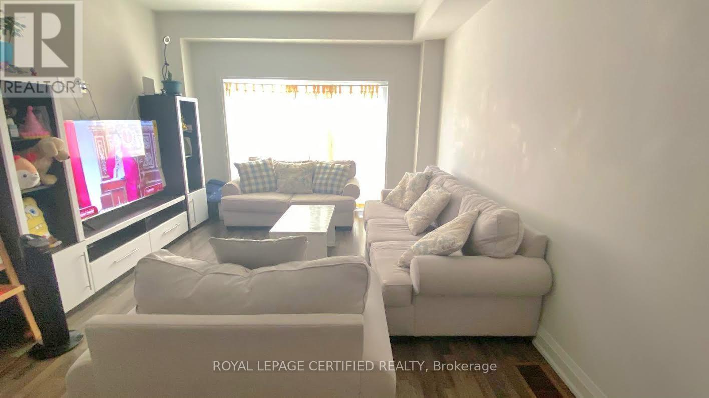 Room 1 - 1762a Lawrence Avenue W, Toronto, Ontario  M6L 0A3 - Photo 3 - W12960534