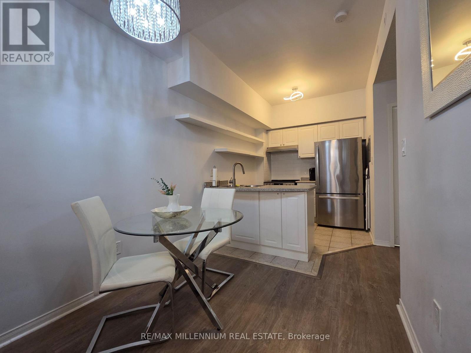 145 - 601 Shoreline Drive, Mississauga, Ontario  L5B 4K3 - Photo 10 - W12960550