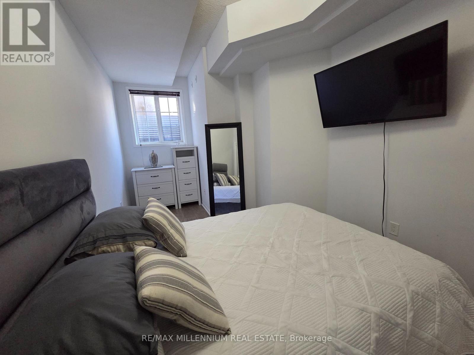 145 - 601 Shoreline Drive, Mississauga, Ontario  L5B 4K3 - Photo 14 - W12960550