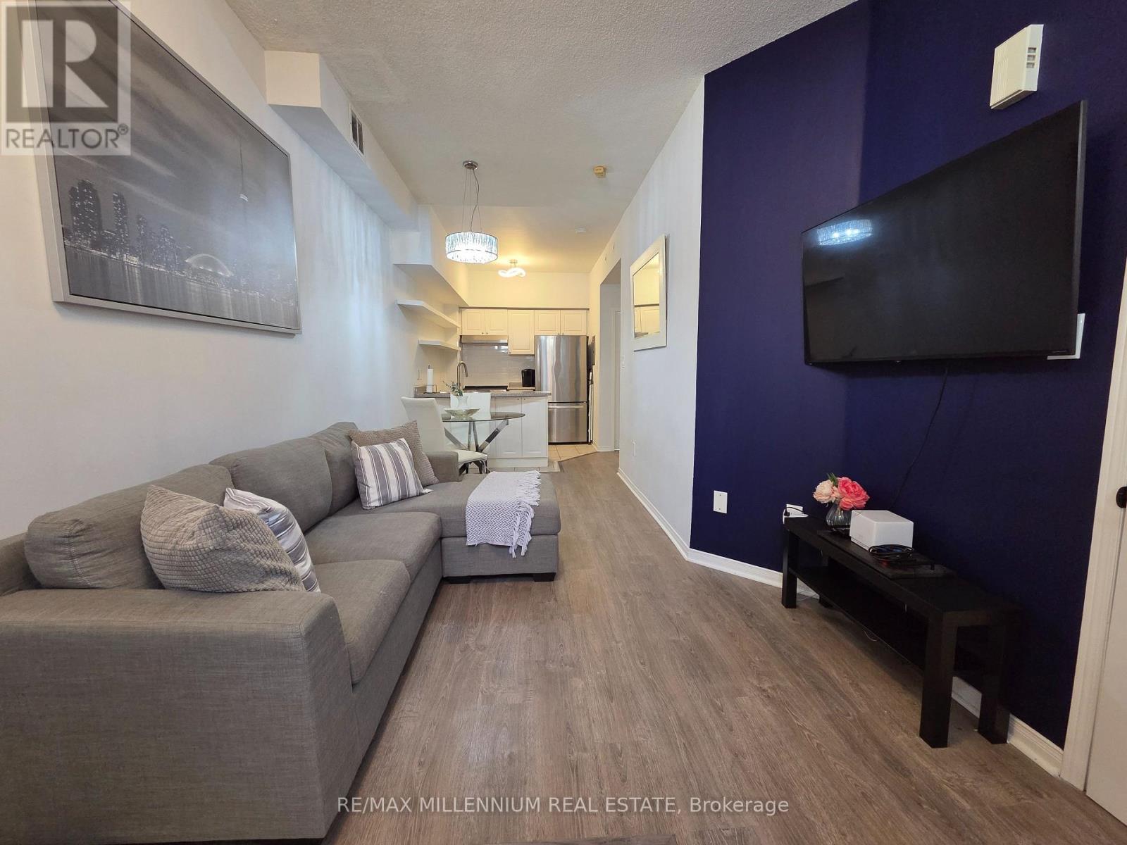 145 - 601 Shoreline Drive, Mississauga, Ontario  L5B 4K3 - Photo 4 - W12960550