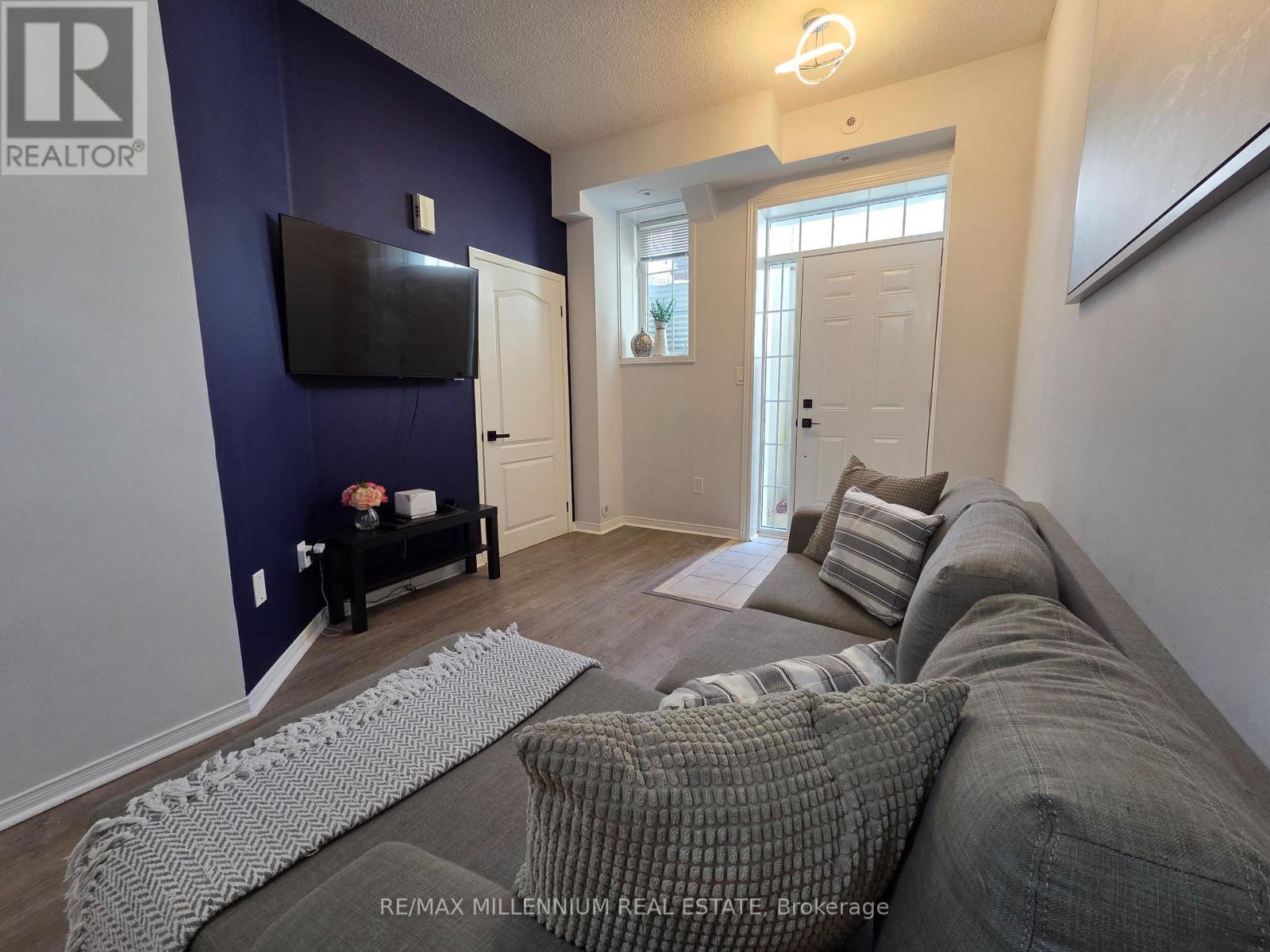 145 - 601 Shoreline Drive, Mississauga, Ontario  L5B 4K3 - Photo 7 - W12960550