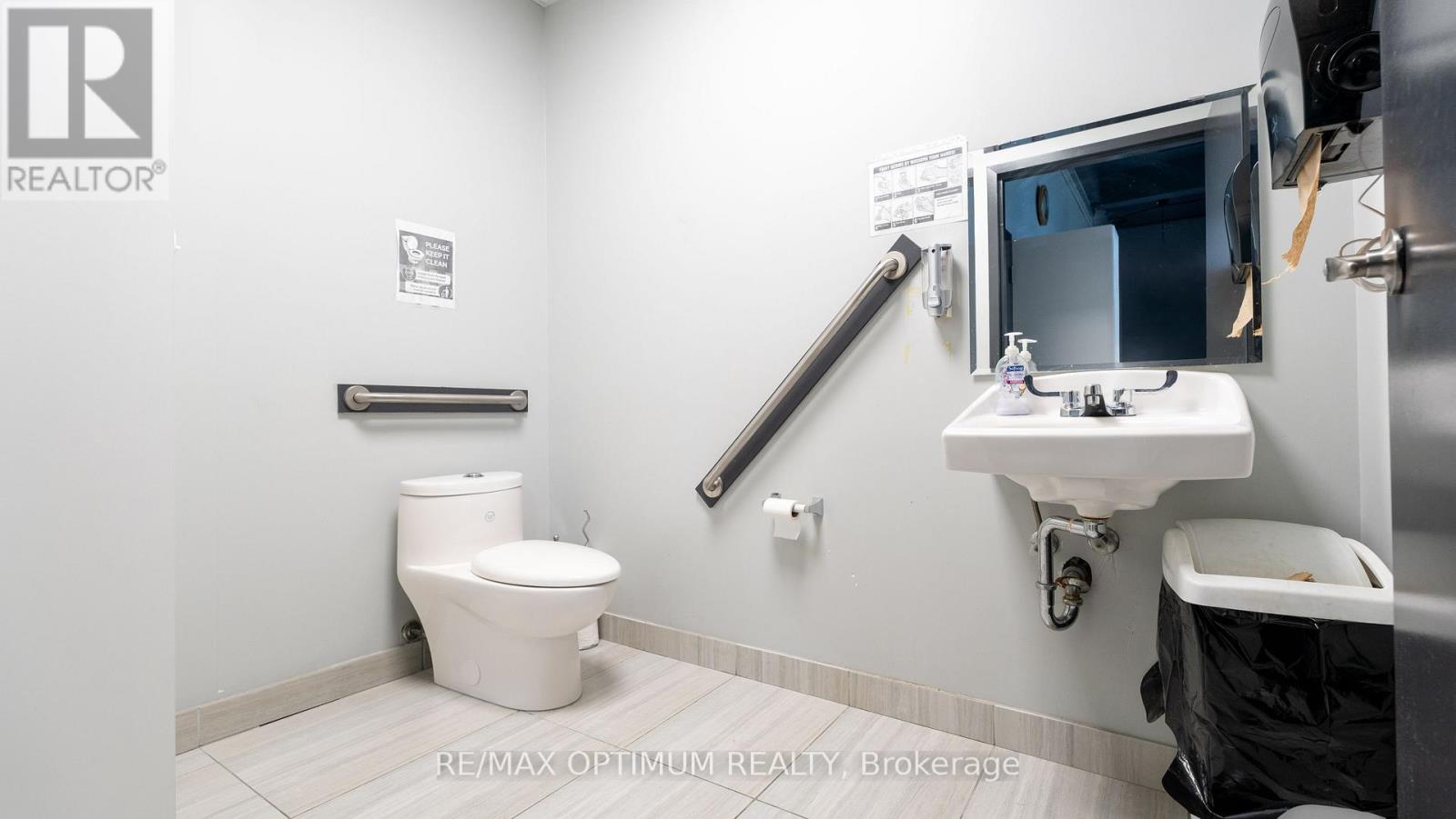 101 - 1055 Canadian Place, Mississauga, Ontario L4W 0C2 - Photo 13 - W12960558