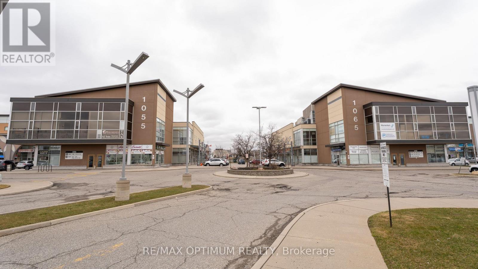 101 - 1055 Canadian Place, Mississauga, Ontario L4W 0C2 - Photo 2 - W12960558