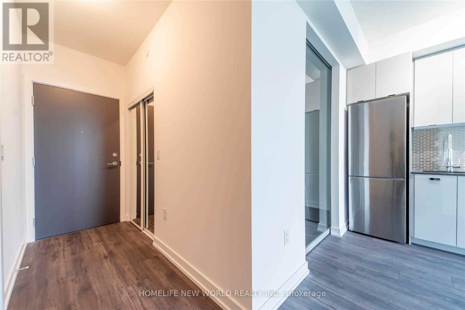 910 - 10 De Boers Drive, Toronto, Ontario  M3J 0L6 - Photo 4 - W12960560