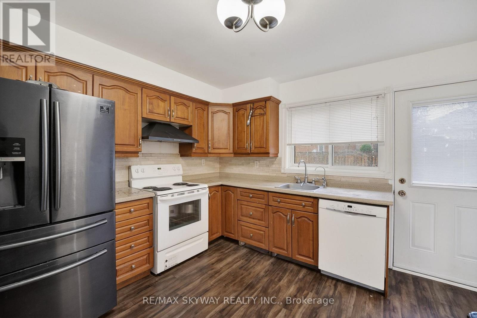 69 Argyle Crescent, Brampton, Ontario  L6T 1M9 - Photo 12 - W12960620