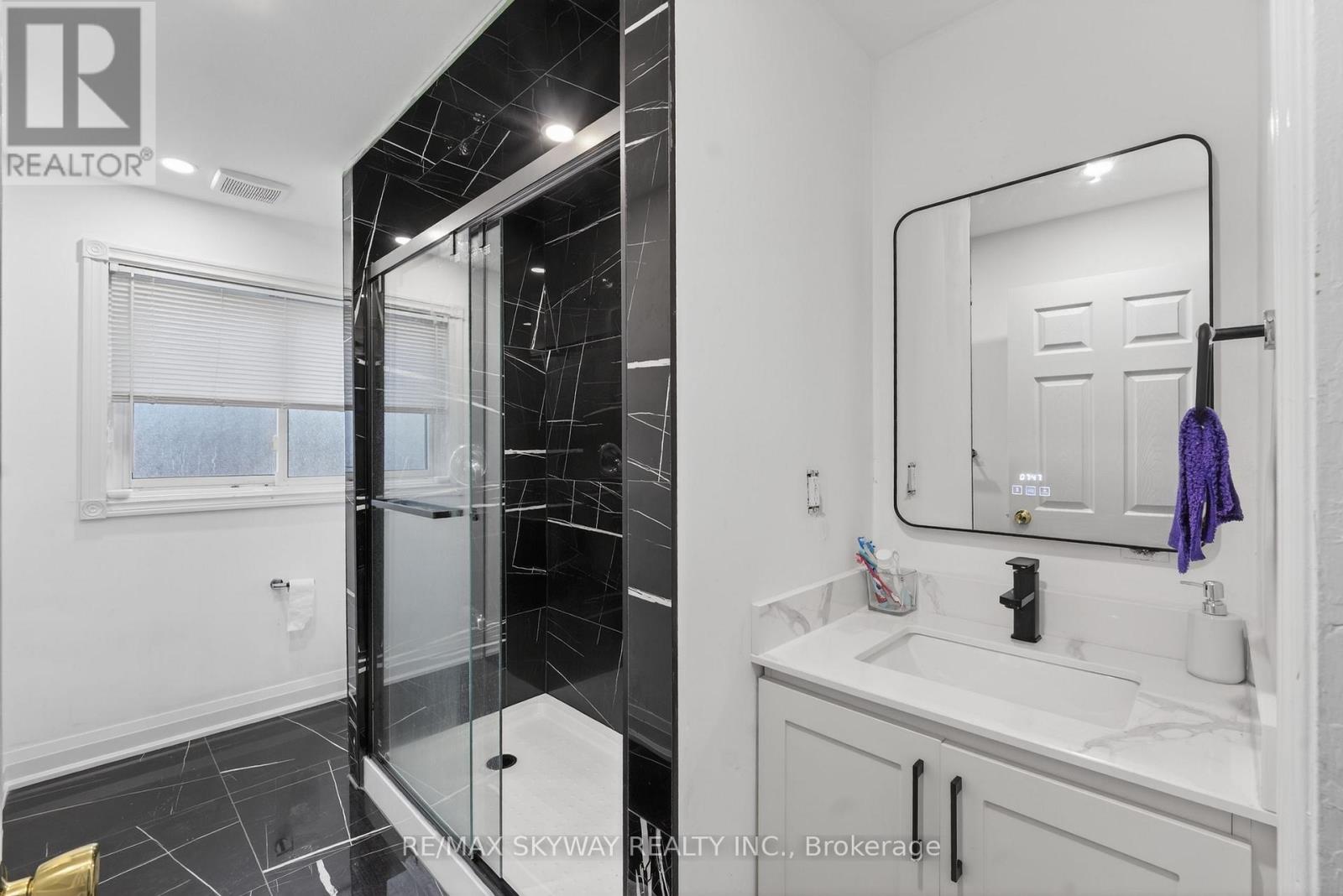 69 Argyle Crescent, Brampton, Ontario  L6T 1M9 - Photo 24 - W12960620