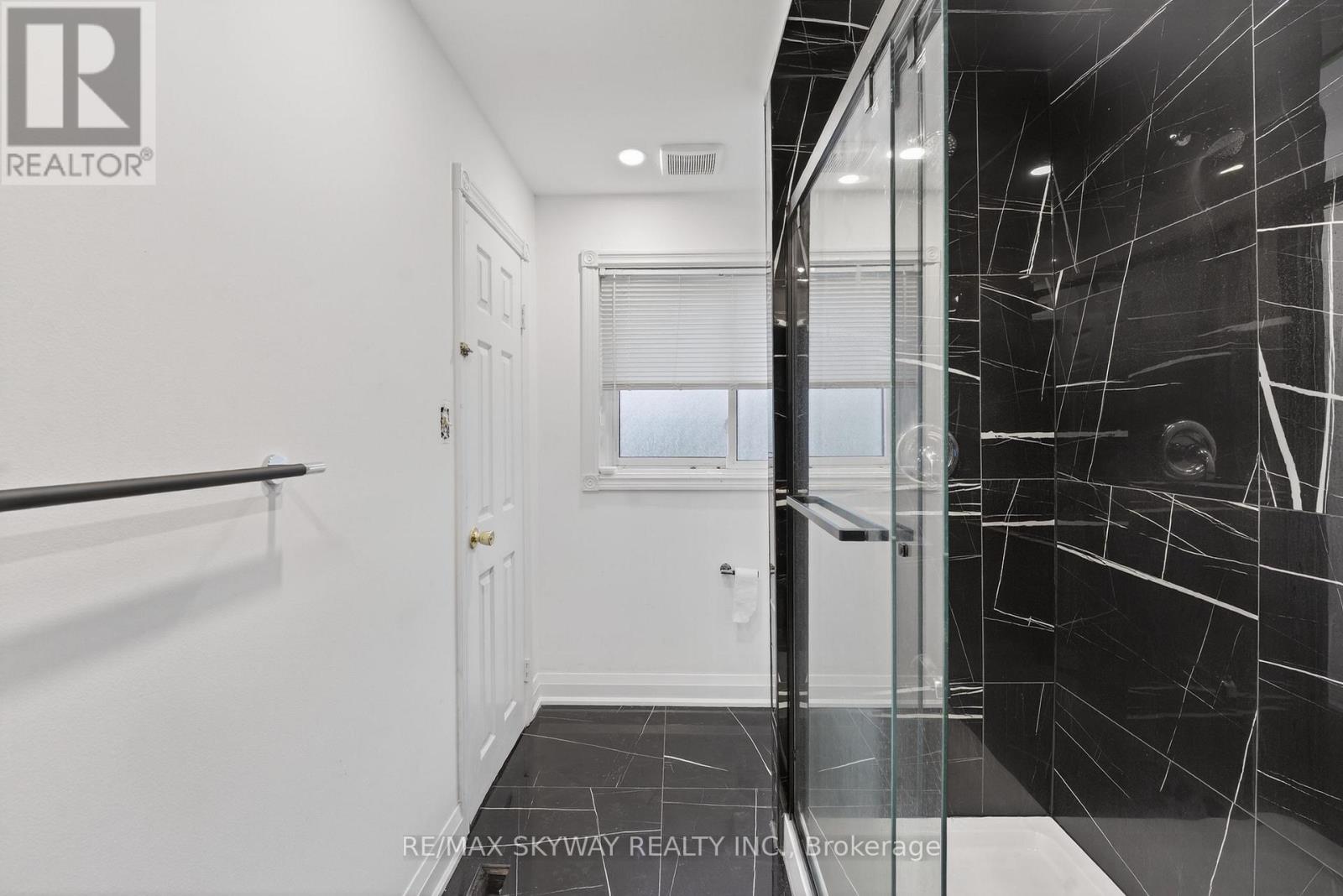 69 Argyle Crescent, Brampton, Ontario  L6T 1M9 - Photo 26 - W12960620