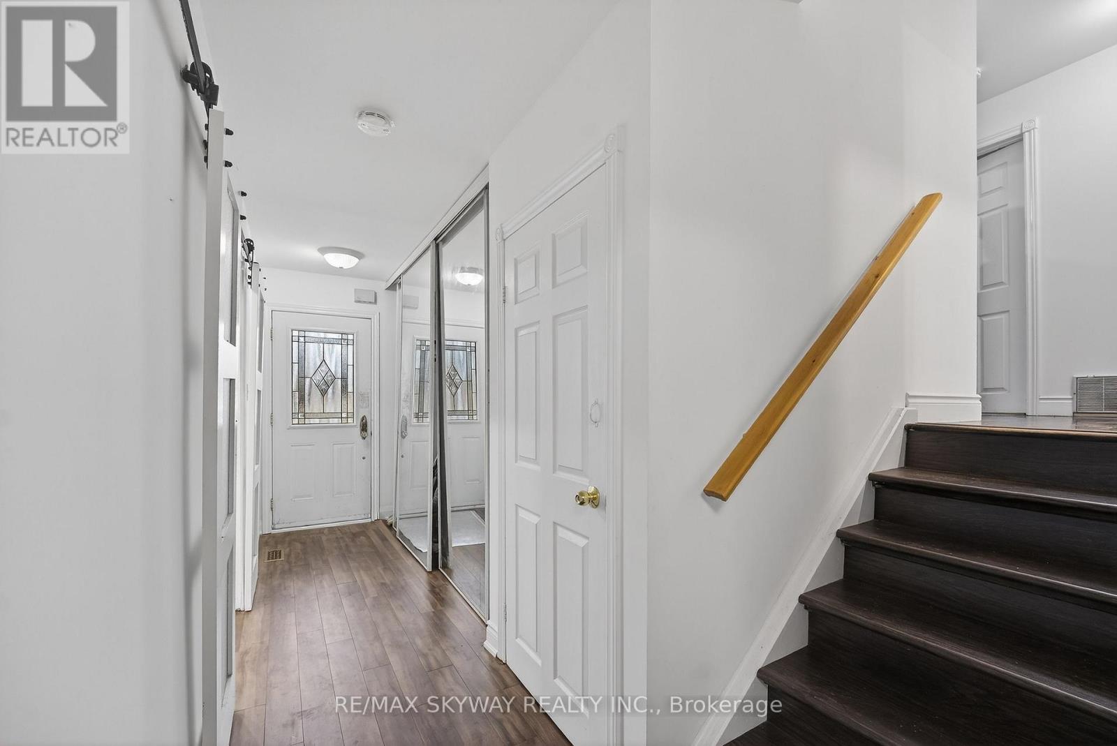 69 Argyle Crescent, Brampton, Ontario  L6T 1M9 - Photo 6 - W12960620