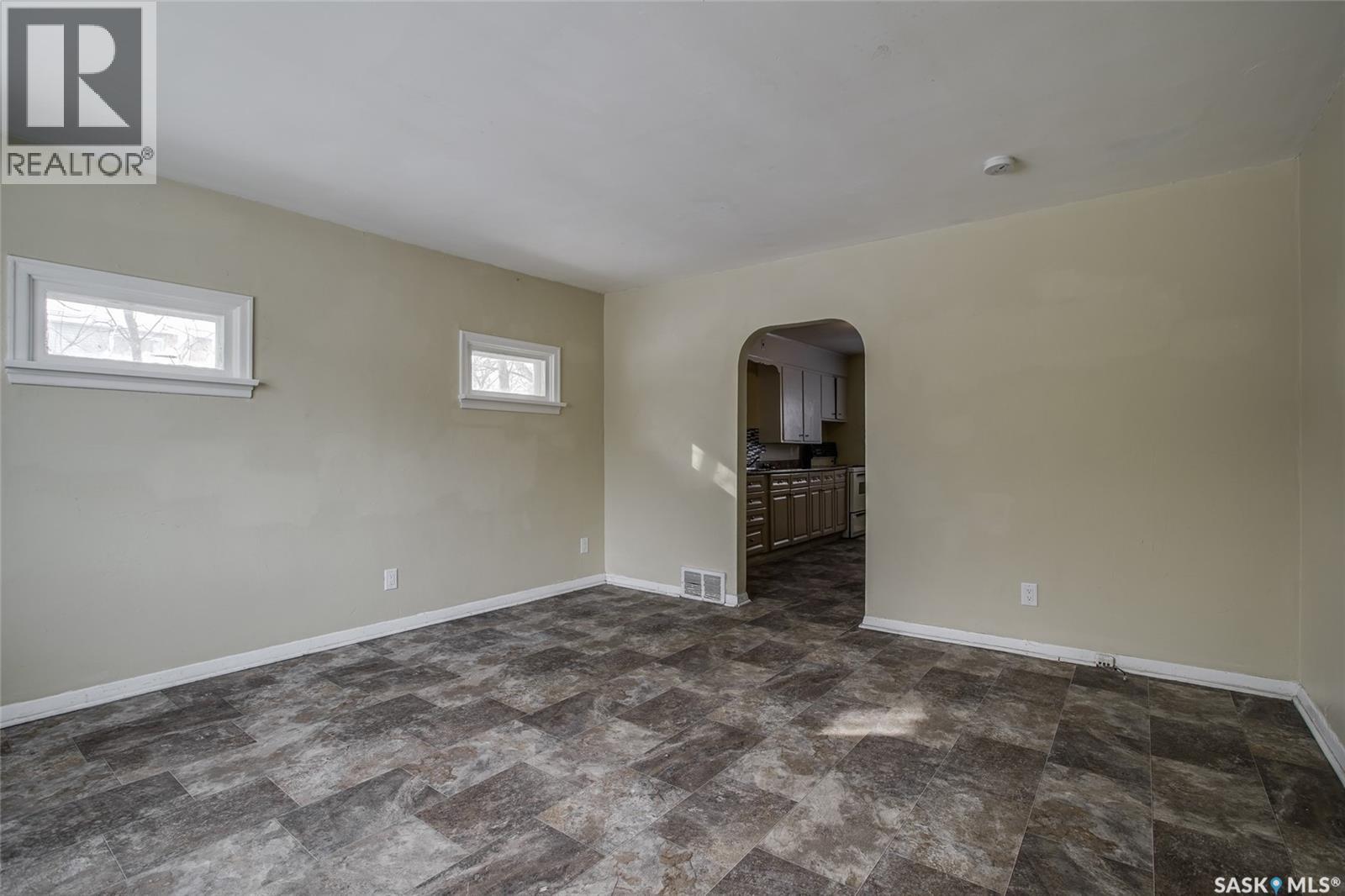 327 Q Avenue S, Saskatoon, Saskatchewan  S7M 2Y2 - Photo 3 - SK032169