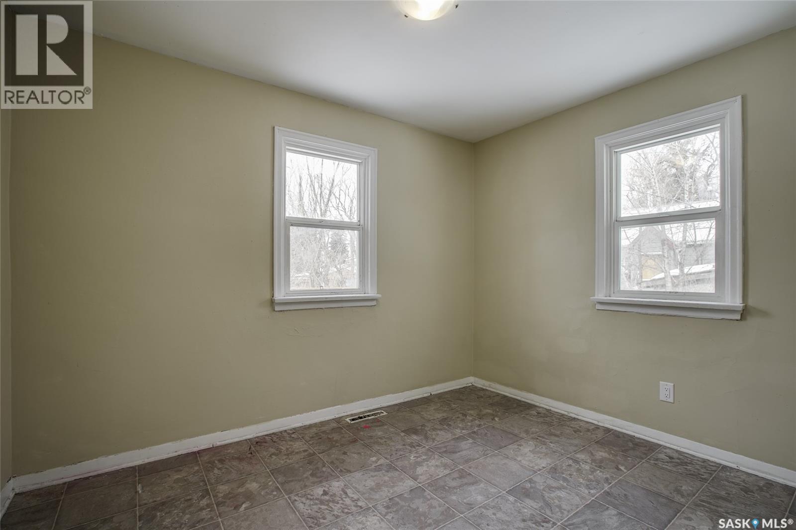 327 Q Avenue S, Saskatoon, Saskatchewan  S7M 2Y2 - Photo 9 - SK032169