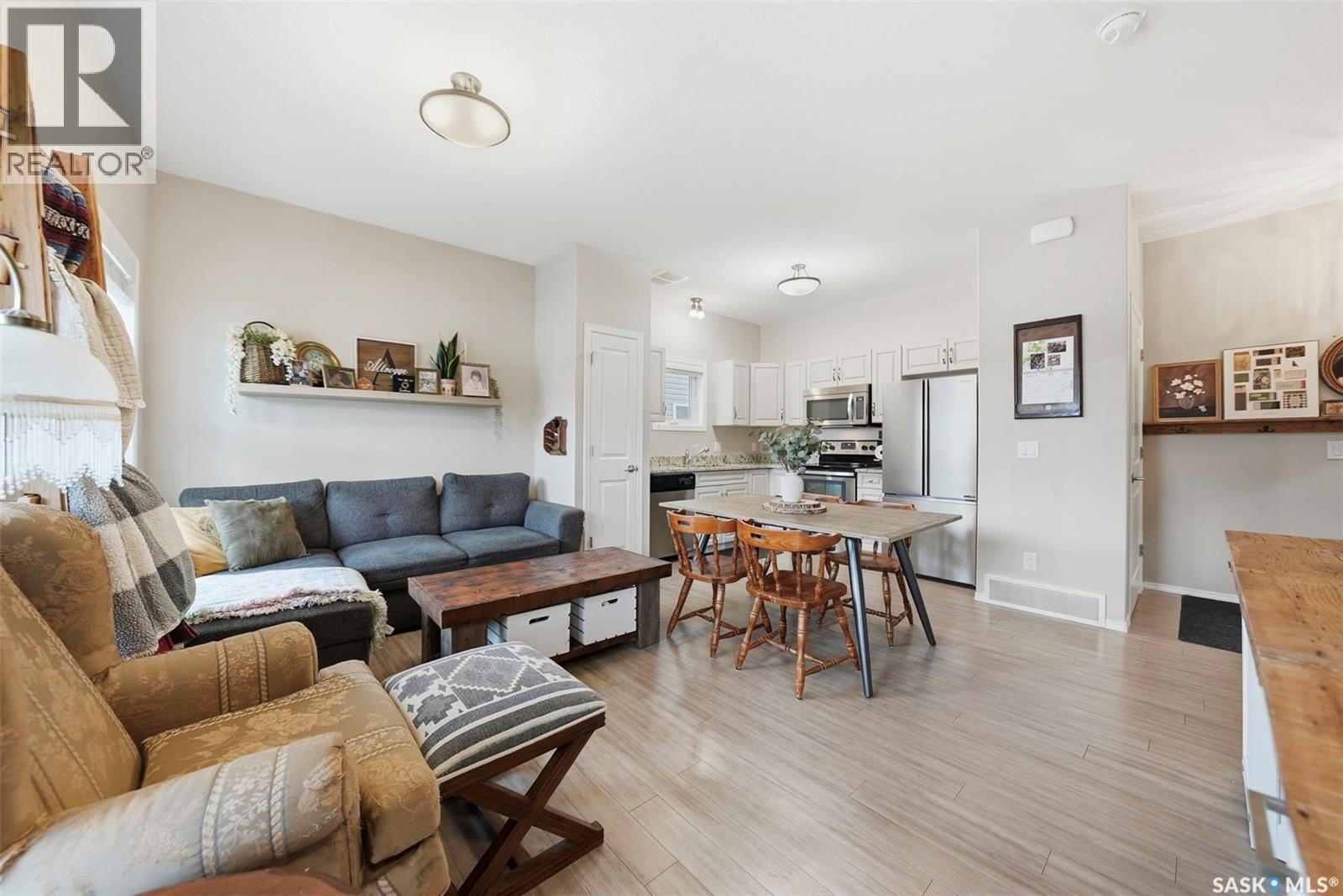 105 100 Chaparral Boulevard, Martensville, Saskatchewan  S0K 0A2 - Photo 5 - SK032126