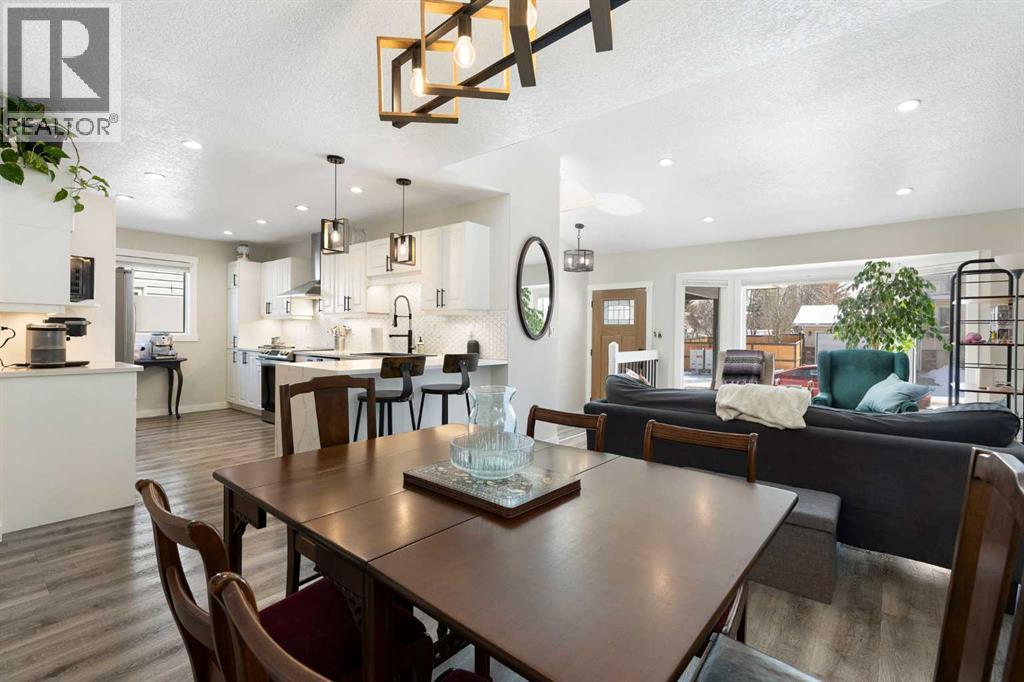 48 Cedargrove Road SW, Calgary, Alberta  T2W 4T9 - Photo 11 - A2298186