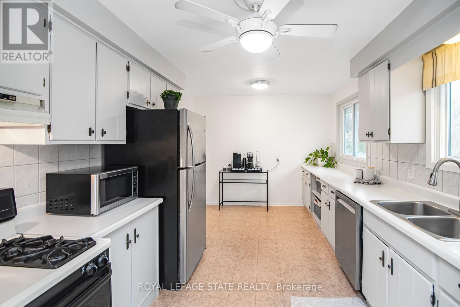 138 Greeningdon Drive, Hamilton, Ontario  L9A 3A9 - Photo 11 - X12960492