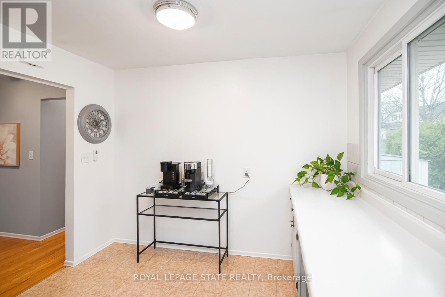 138 Greeningdon Drive, Hamilton, Ontario  L9A 3A9 - Photo 13 - X12960492