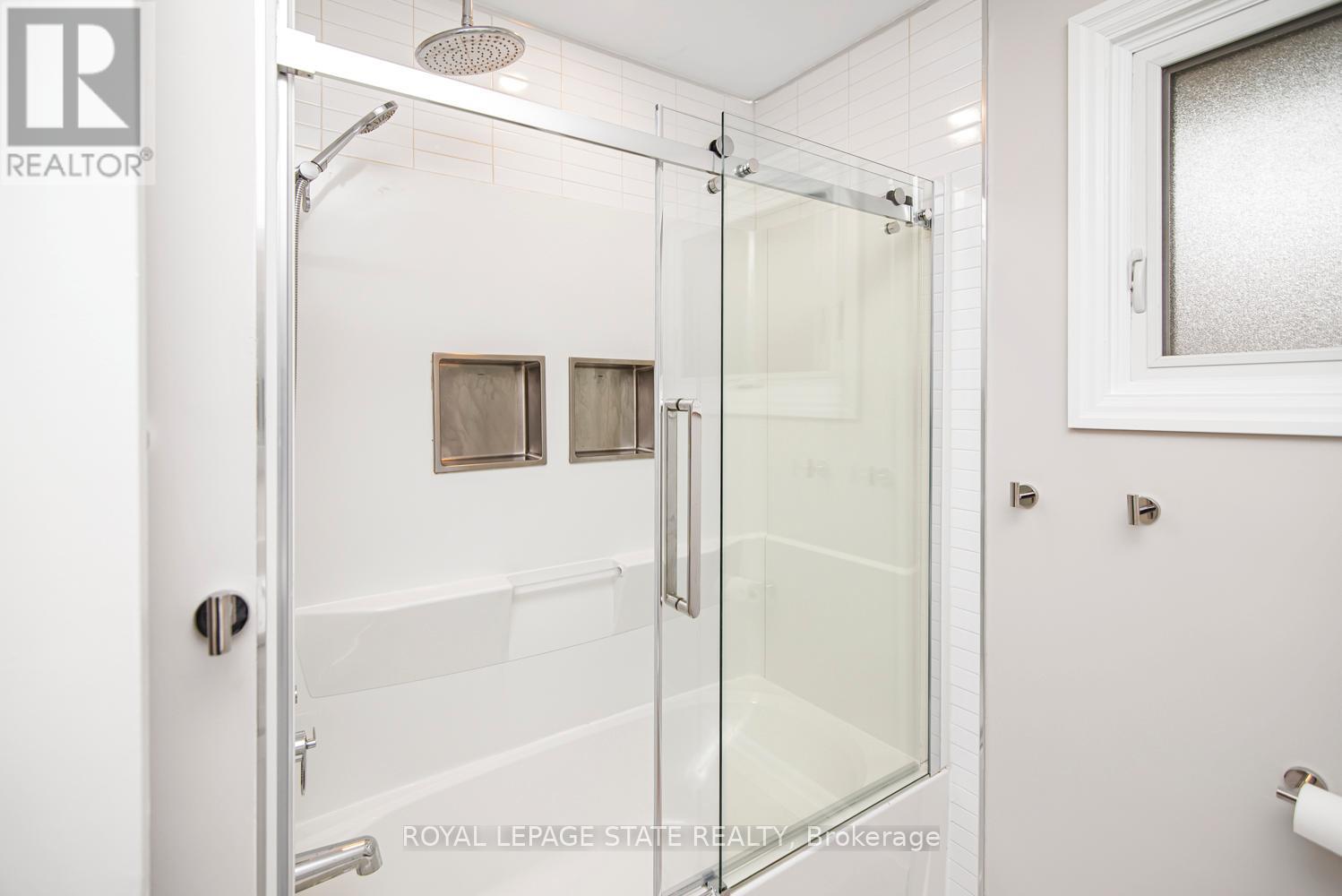 138 Greeningdon Drive, Hamilton, Ontario  L9A 3A9 - Photo 25 - X12960492