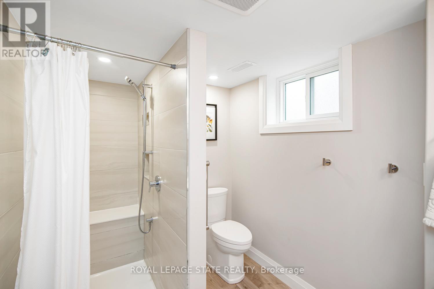 138 Greeningdon Drive, Hamilton, Ontario  L9A 3A9 - Photo 32 - X12960492