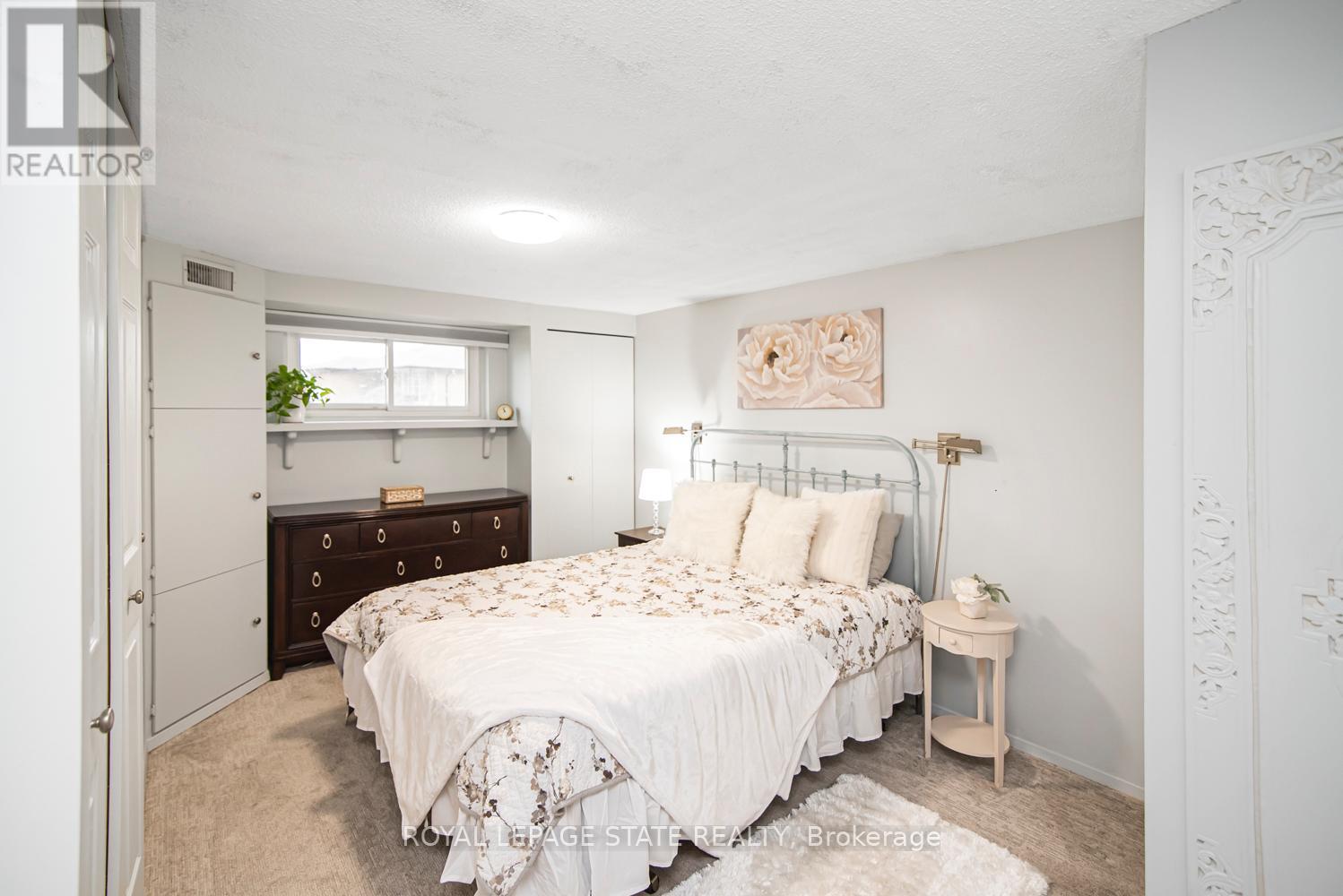 138 Greeningdon Drive, Hamilton, Ontario  L9A 3A9 - Photo 35 - X12960492