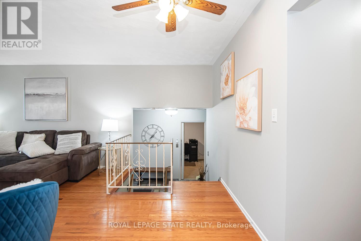 138 Greeningdon Drive, Hamilton, Ontario  L9A 3A9 - Photo 48 - X12960492