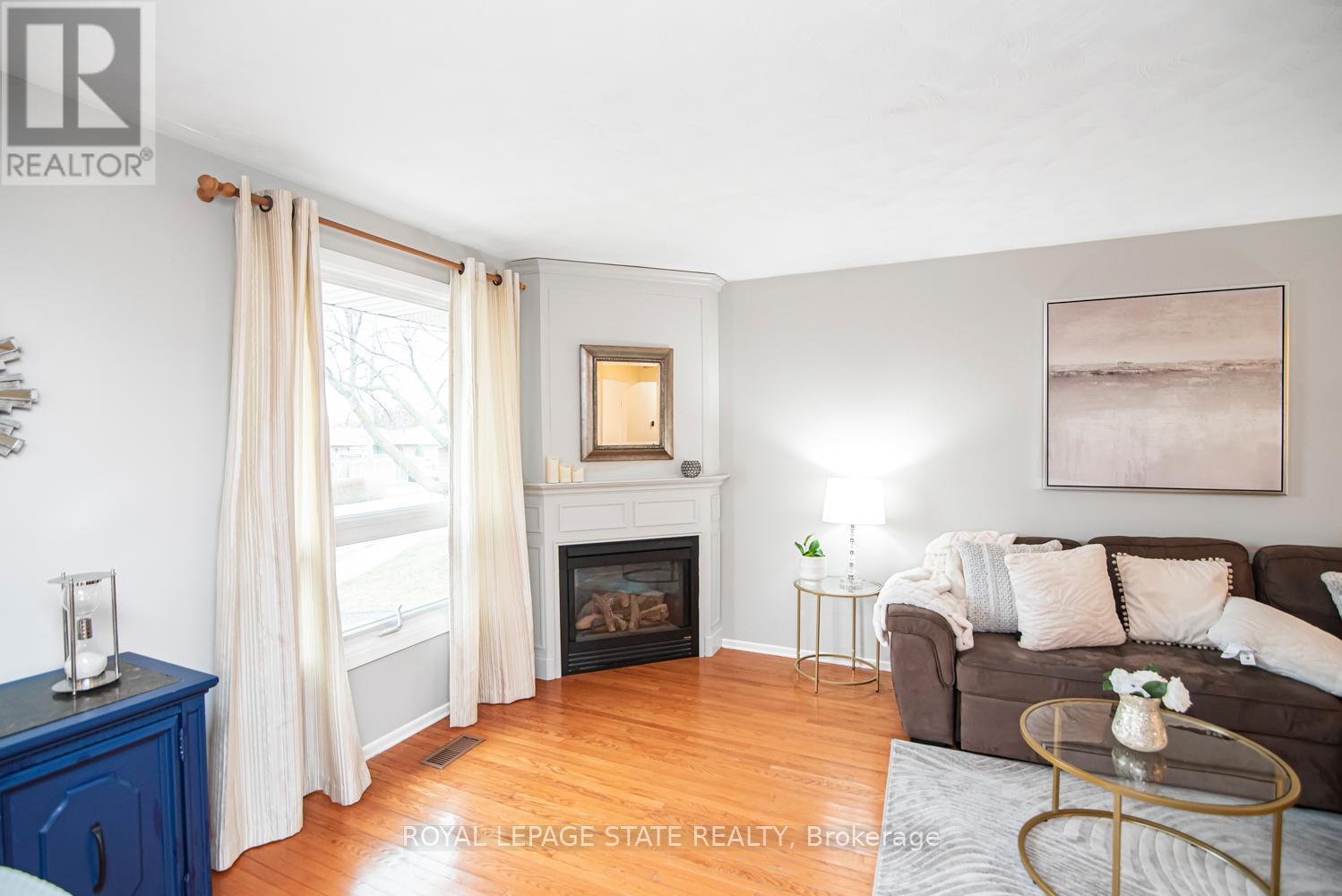 138 Greeningdon Drive, Hamilton, Ontario  L9A 3A9 - Photo 6 - X12960492