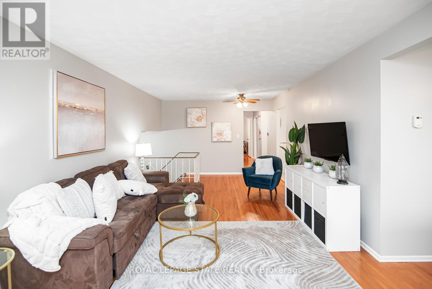 138 Greeningdon Drive, Hamilton, Ontario  L9A 3A9 - Photo 8 - X12960492