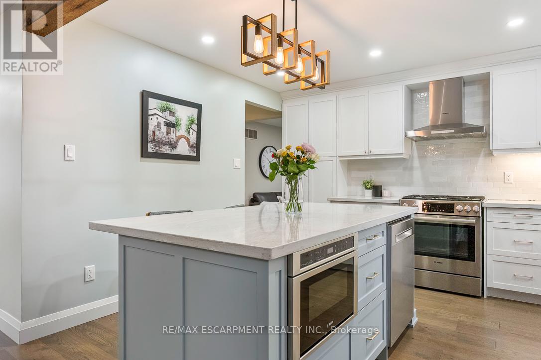 1 Parkway Place, Hamilton, Ontario  L9H 6K3 - Photo 12 - X12960496