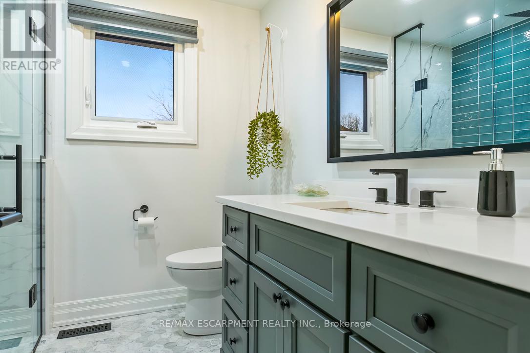 1 Parkway Place, Hamilton, Ontario  L9H 6K3 - Photo 25 - X12960496