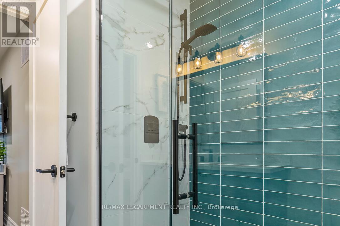 1 Parkway Place, Hamilton, Ontario  L9H 6K3 - Photo 26 - X12960496