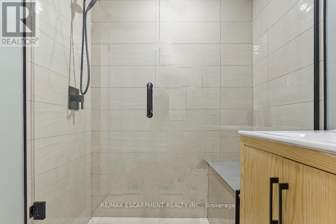 1 Parkway Place, Hamilton, Ontario  L9H 6K3 - Photo 42 - X12960496