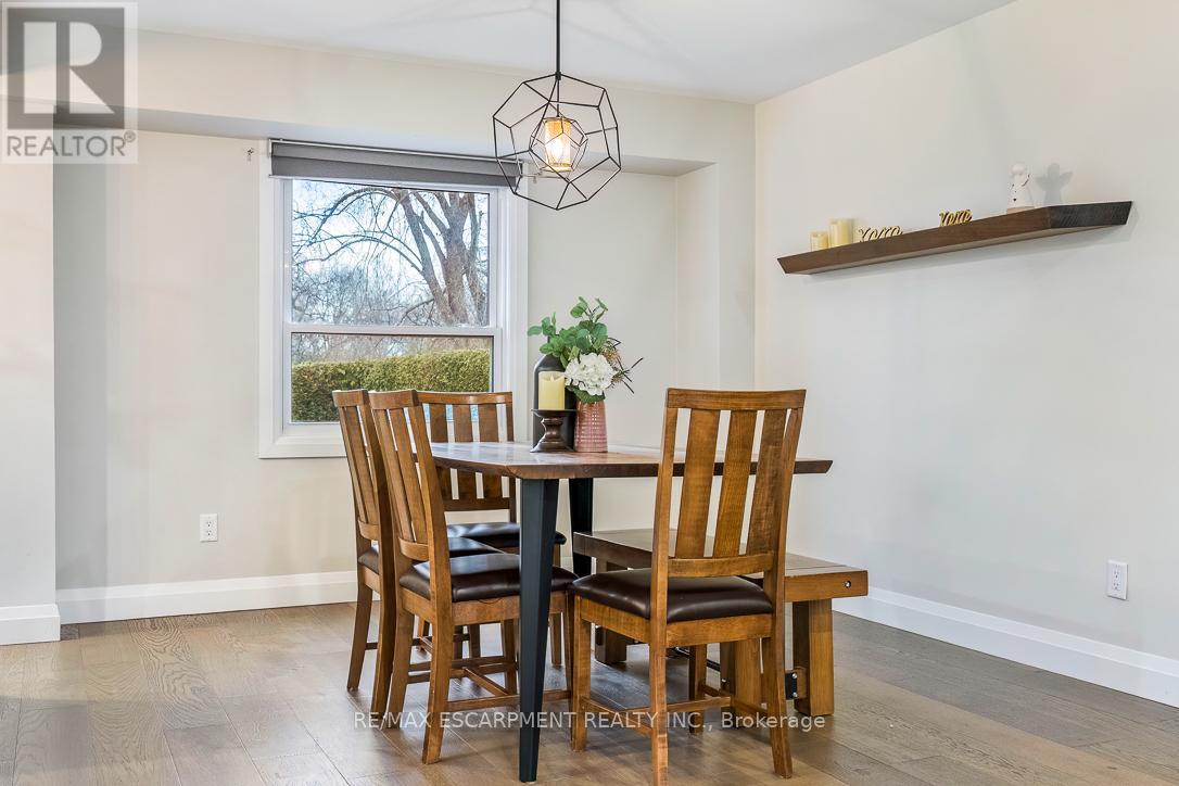 1 Parkway Place, Hamilton, Ontario  L9H 6K3 - Photo 8 - X12960496