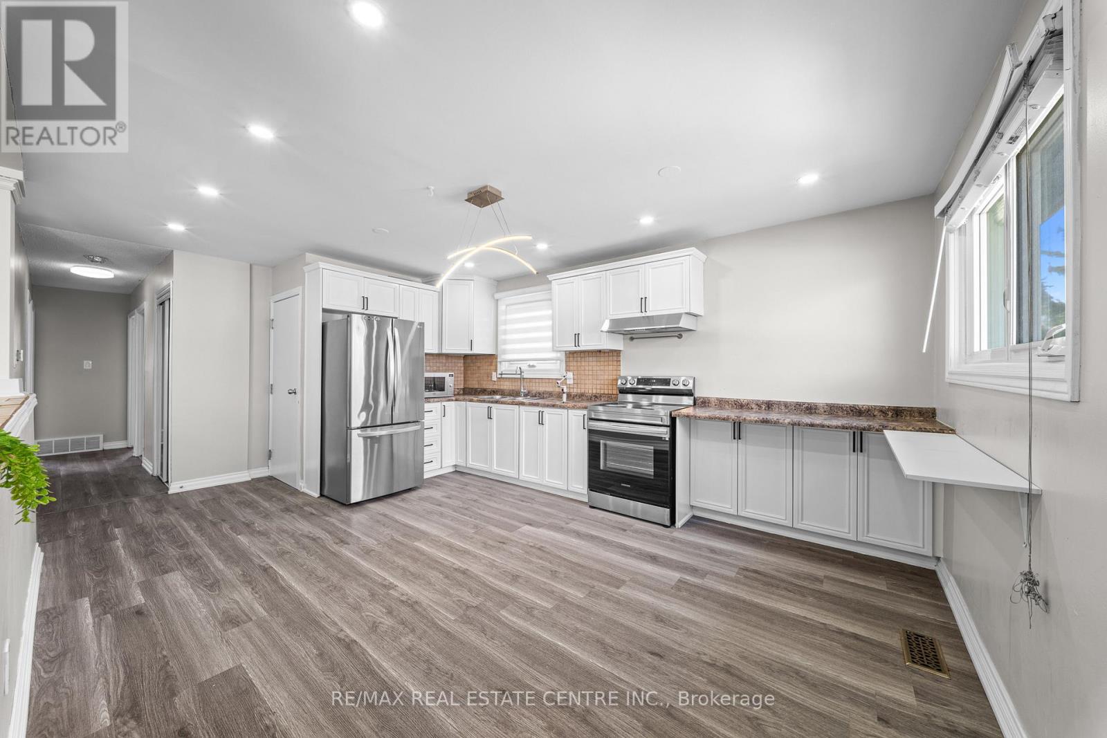 35 Folkestone Avenue, Hamilton, Ontario  L8V 4M9 - Photo 11 - X12960524