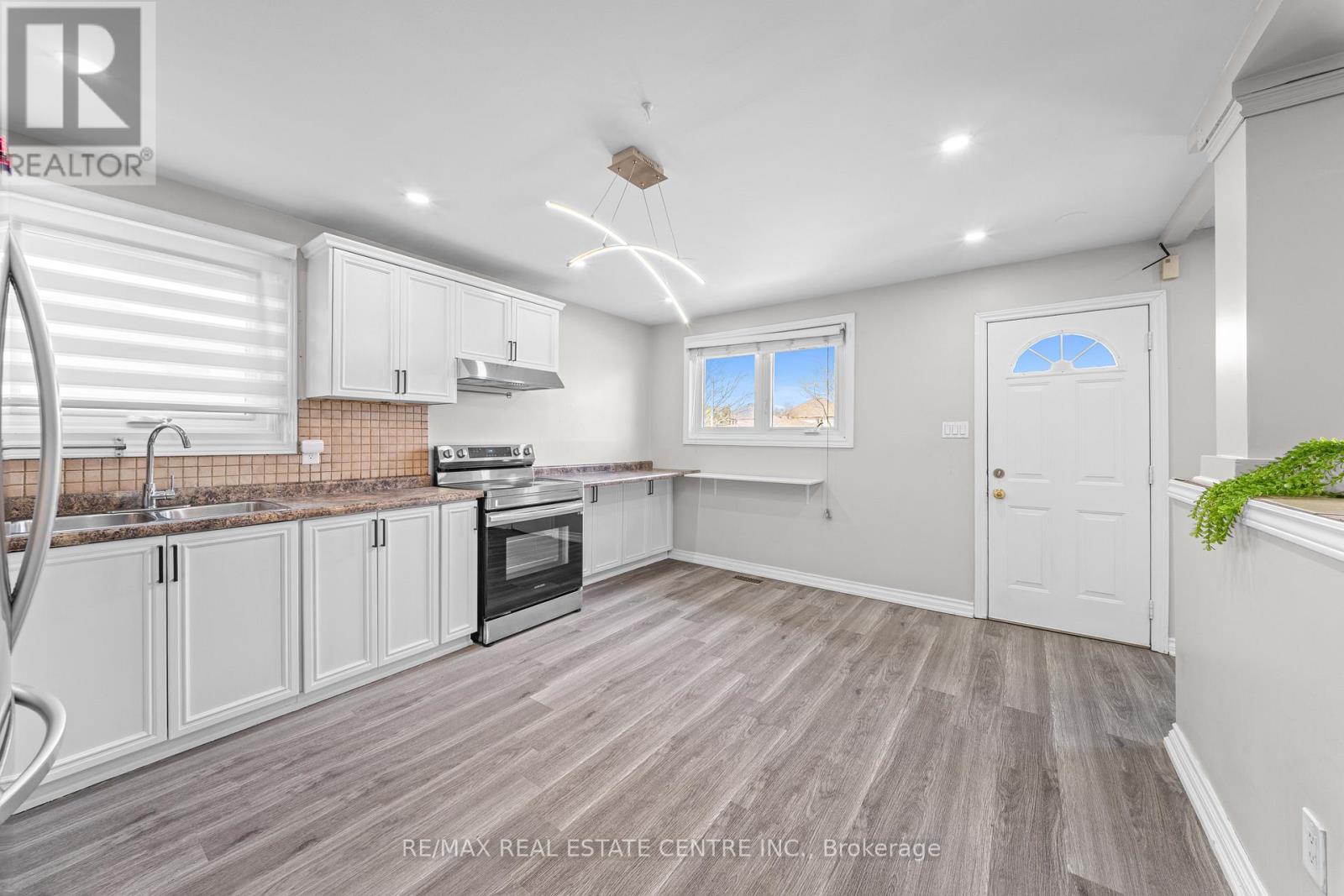 35 Folkestone Avenue, Hamilton, Ontario  L8V 4M9 - Photo 14 - X12960524