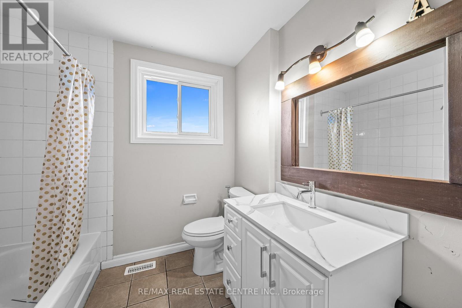 35 Folkestone Avenue, Hamilton, Ontario  L8V 4M9 - Photo 20 - X12960524