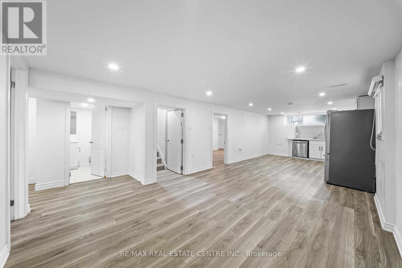 35 Folkestone Avenue, Hamilton, Ontario  L8V 4M9 - Photo 26 - X12960524