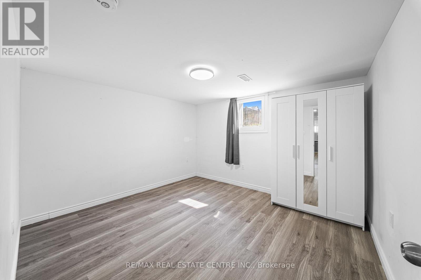 35 Folkestone Avenue, Hamilton, Ontario  L8V 4M9 - Photo 32 - X12960524