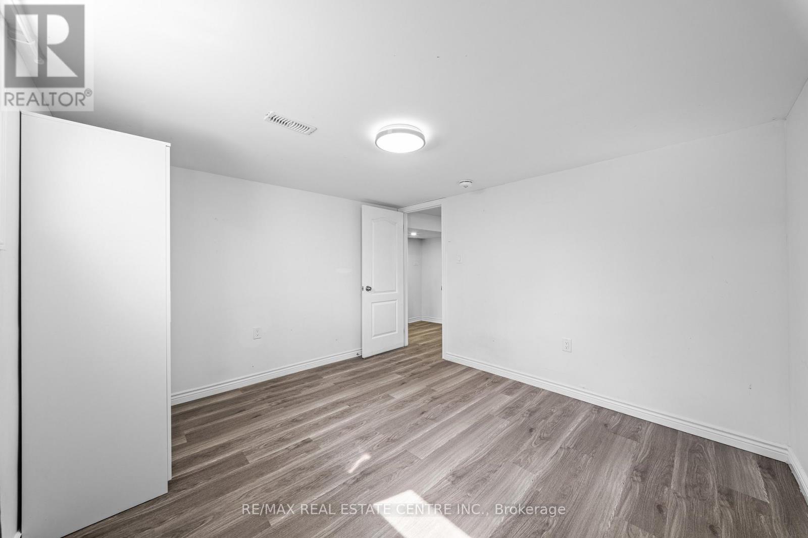 35 Folkestone Avenue, Hamilton, Ontario  L8V 4M9 - Photo 33 - X12960524