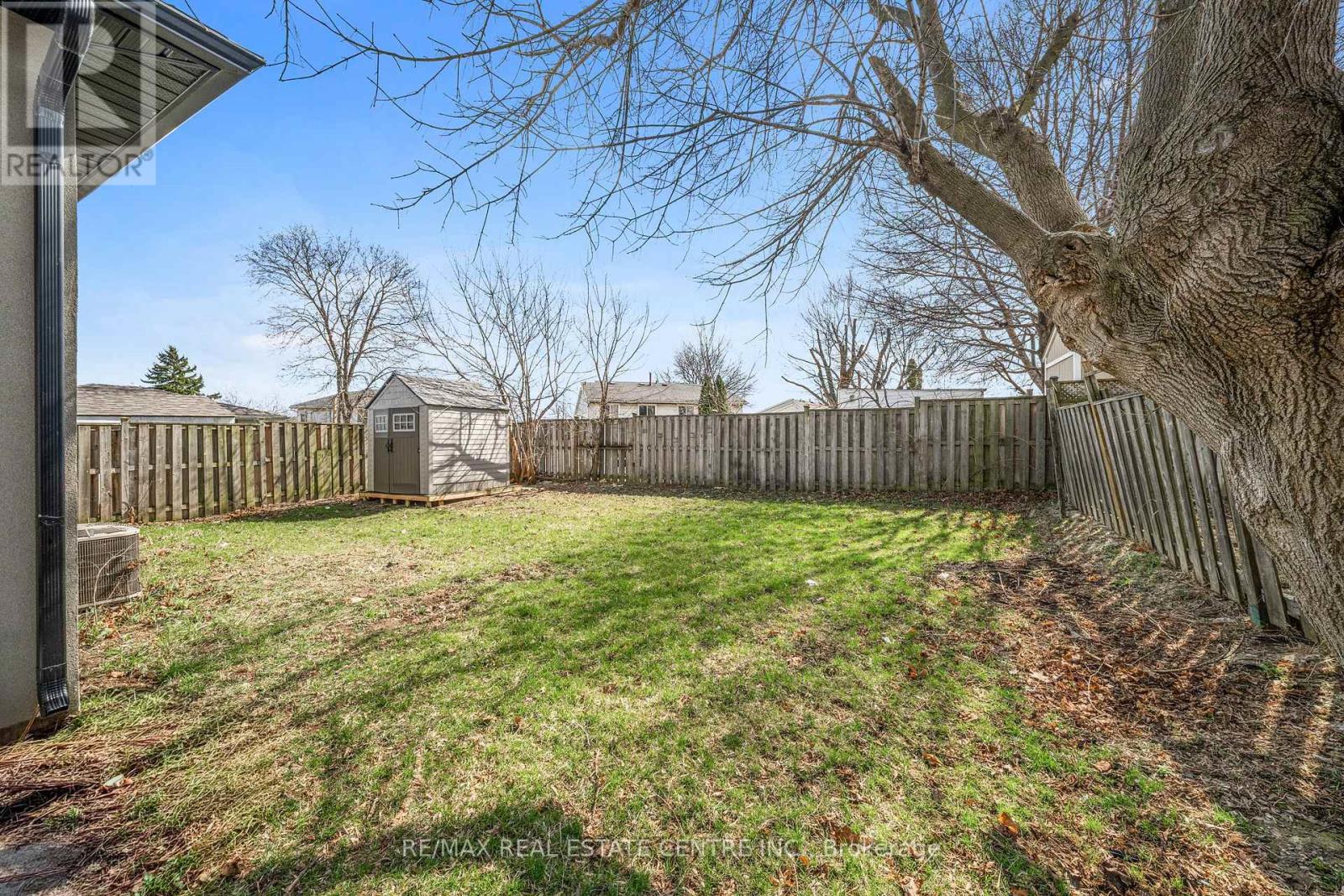 35 Folkestone Avenue, Hamilton, Ontario  L8V 4M9 - Photo 39 - X12960524